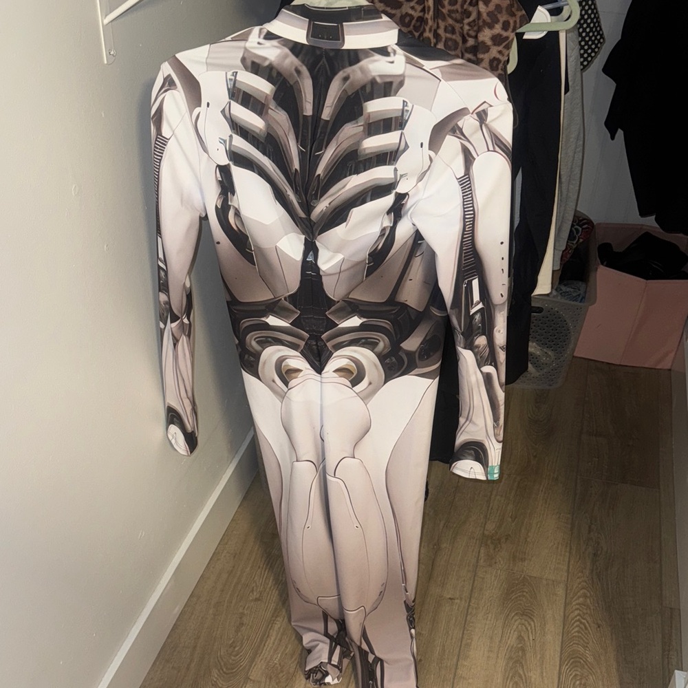 Badinka AI robot costume